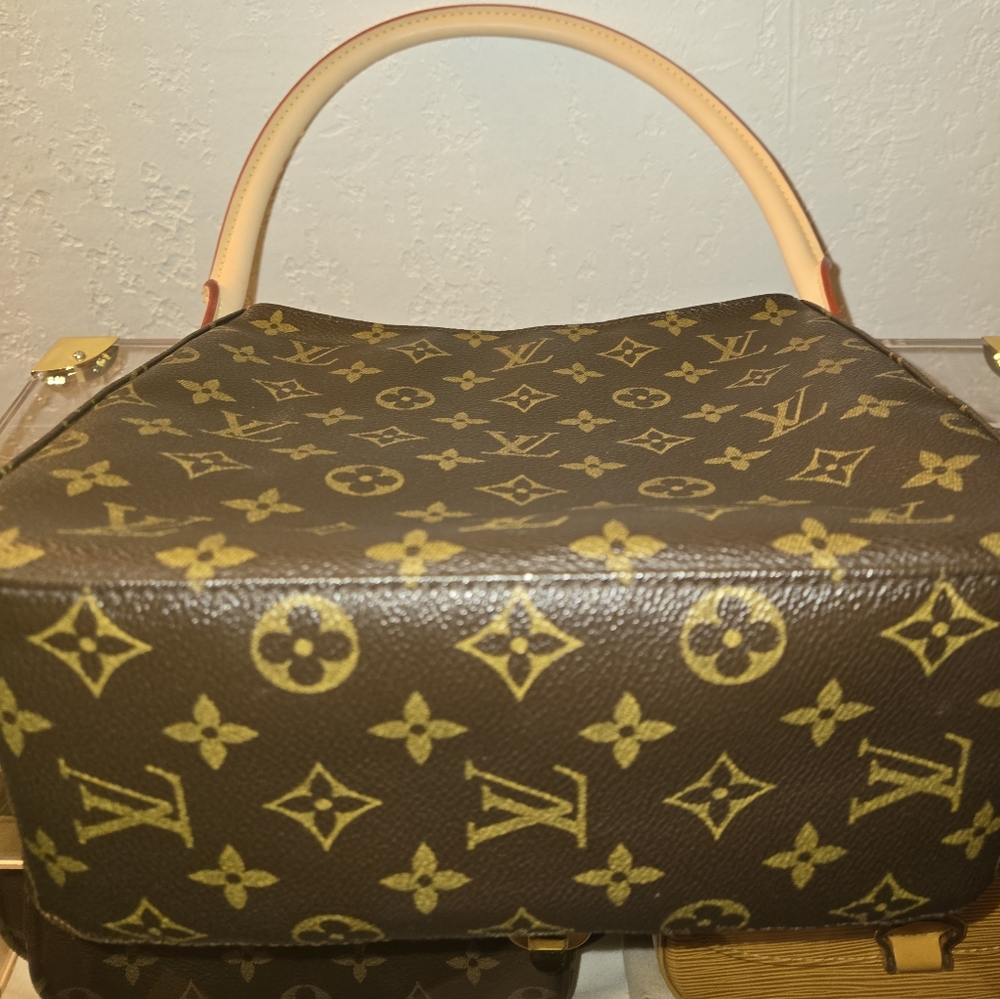 Louis Vuitton  Monogram Looping Shoulder Bag - Picture 4 of 6